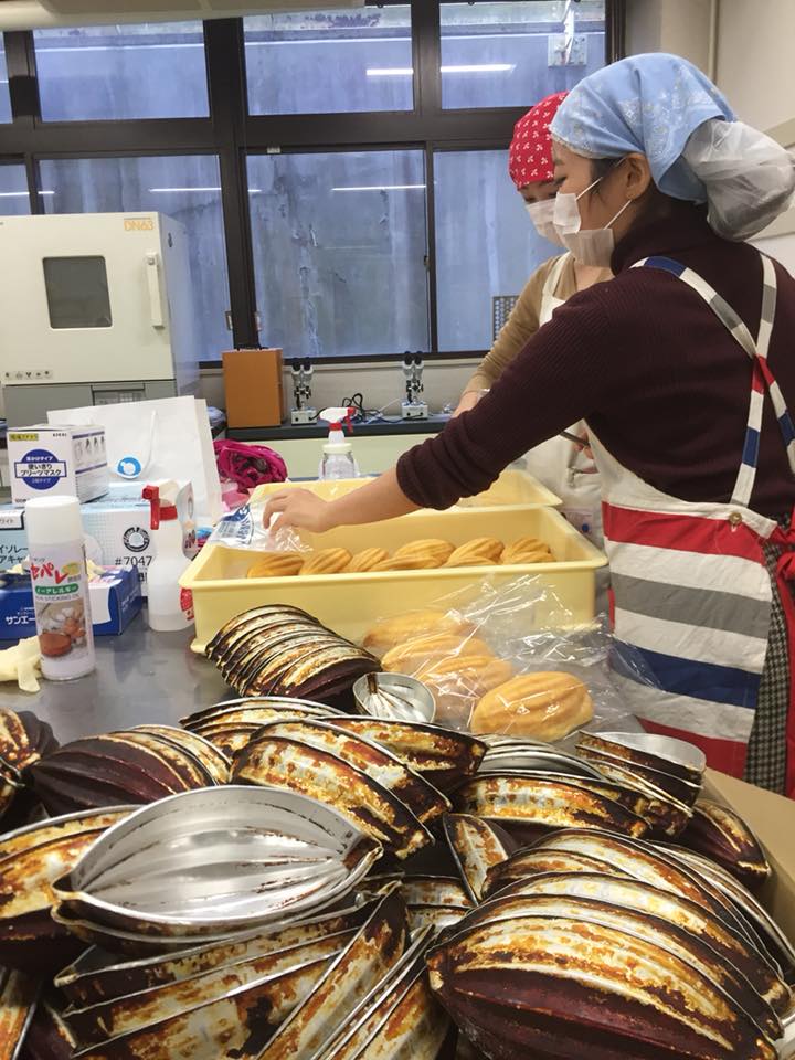 20171111神戸女子大「パン研究会」学祭 (2).jpg